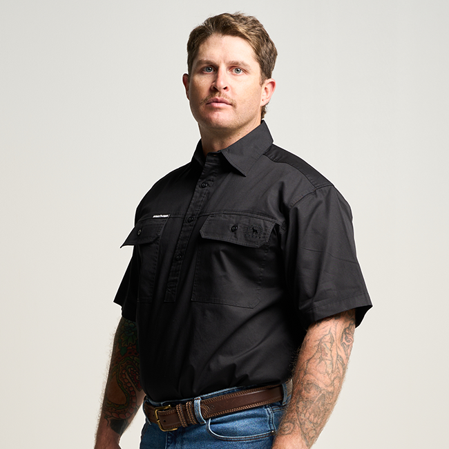 KILCOY | Mens Half Button Short Sleeve Work Shirt - Black