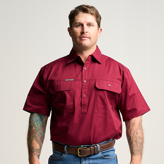 KILCOY | Mens Half Button Short Sleeve Work Shirt - Burgundy