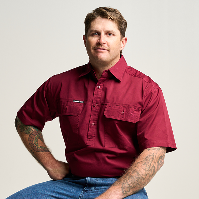 KILCOY | Mens Half Button Short Sleeve Work Shirt - Burgundy