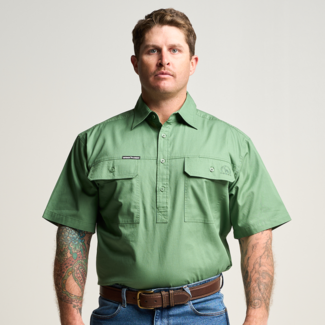 KILCOY | Mens Half Button Short Sleeve Work Shirt - Gum Leaf Green