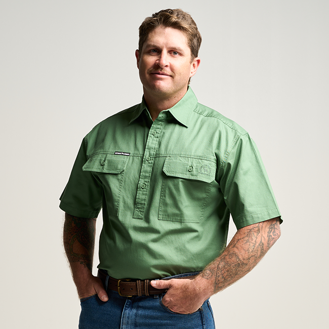 KILCOY | Mens Half Button Short Sleeve Work Shirt - Gum Leaf Green