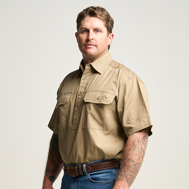 KILCOY | Mens Half Button Short Sleeve Work Shirt - Khaki